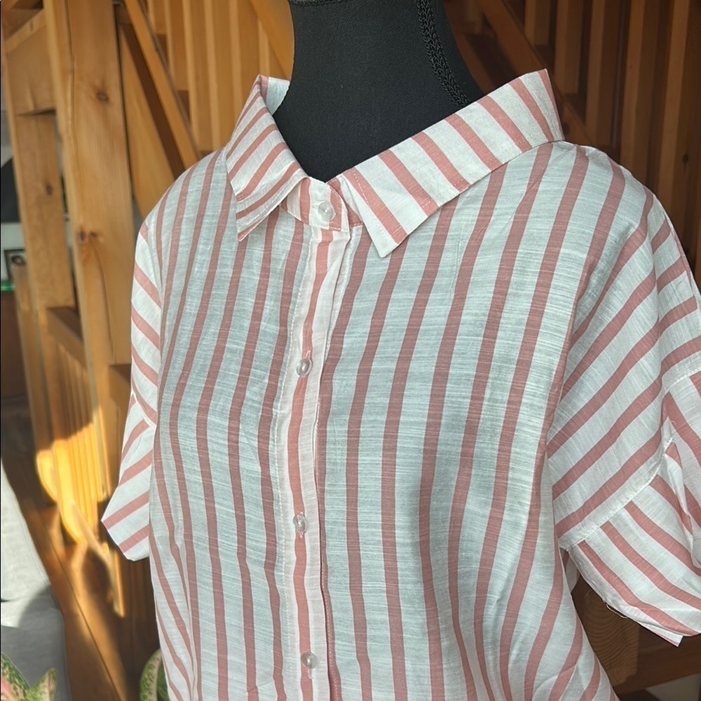 Striped Buttoned Down Top - Picture 2 of 6